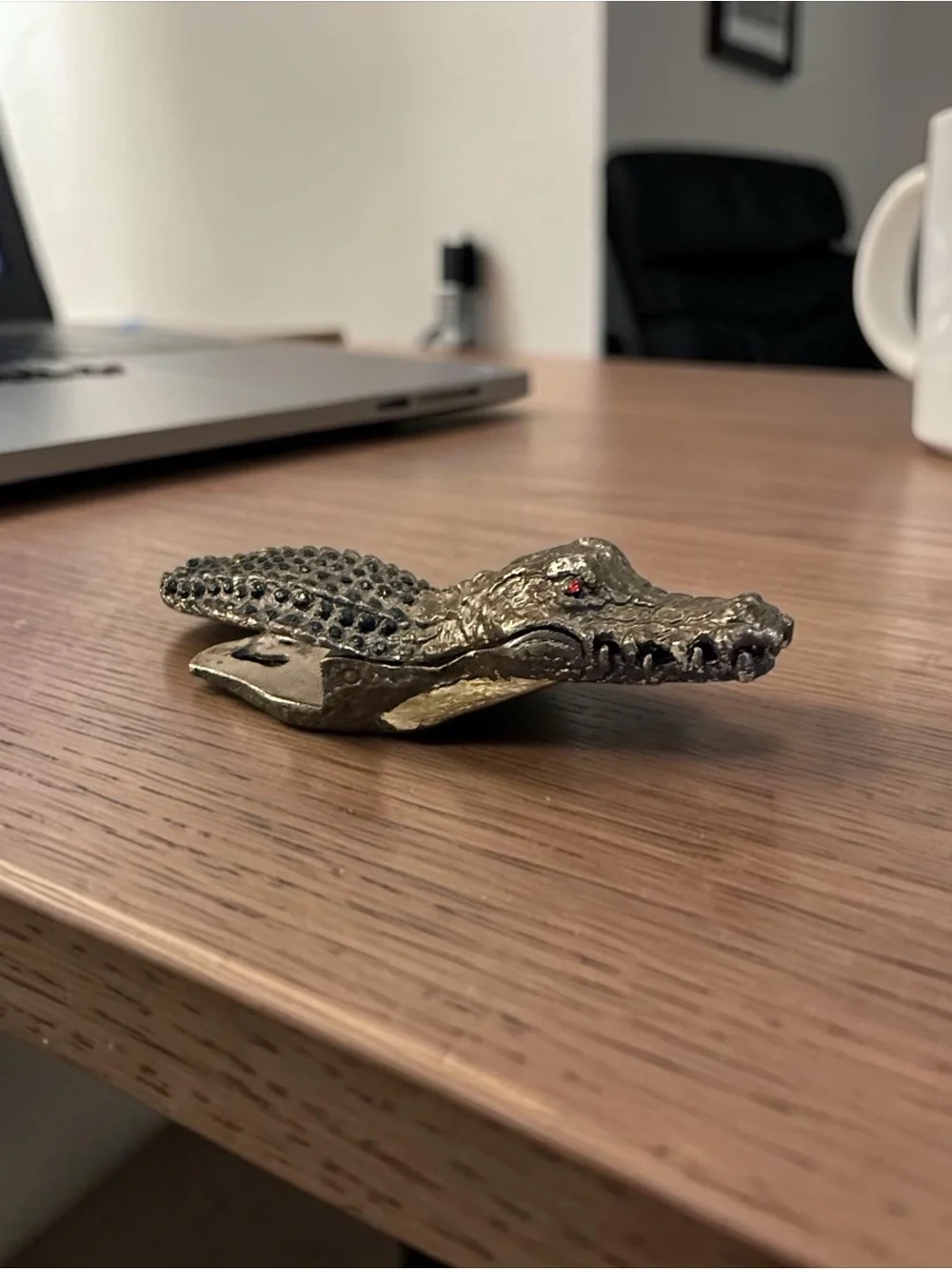 Vintage Alligator Crocodile Desk Clip Office Man Cave Decor